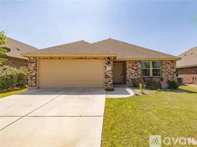 Main picture of 905 Coulee Dr
