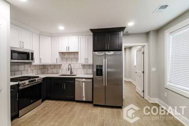 Main picture of 631 Seminole Ave NE