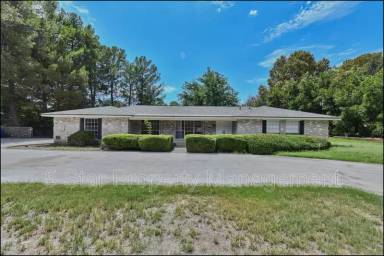 Main picture of 812 Royal Oak Ct