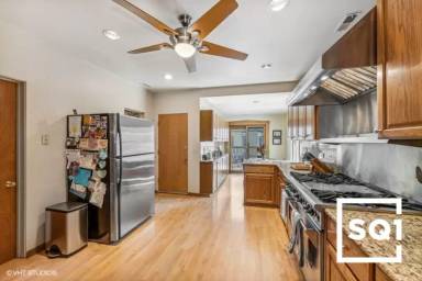 Main picture of 2835 N Southport Ave