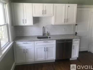 Main picture of 1325 Lakewood Ave