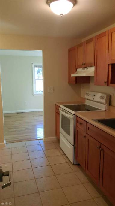 Main picture of 75 Orchard St