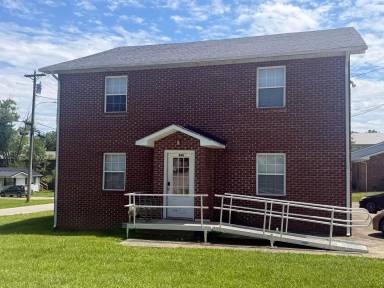 Main picture of 460 W 4th St
