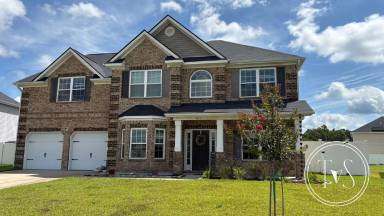 Main picture of 983 Oak Crest Dr