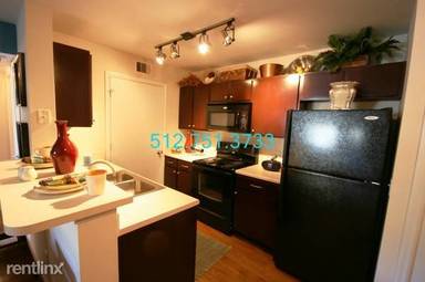 Main picture of 11920 Domain Dr