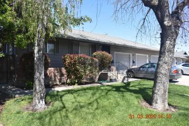 Main picture of 403-405-407 Felton Way