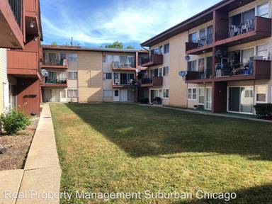 Main picture of 605 N Wolf Rd