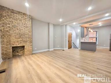 Main picture of 428-438 W Belden Ave