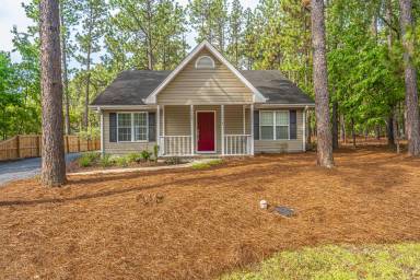 Main picture of 1130 Longleaf Dr NW