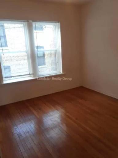 Main picture of 720-26 W Barry Ave