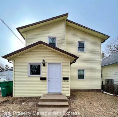 Main picture of 913 W 5th St