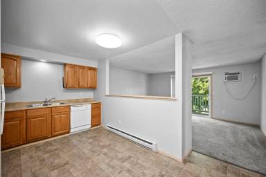 Main picture of 1521 N Bowdish Rd