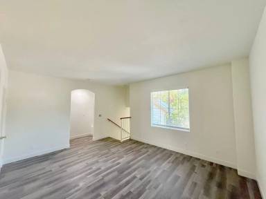 Main picture of 772 W Huntington Dr