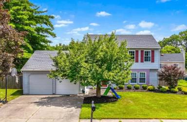 Main picture of 4 Daphne Ct