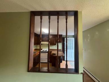 Main picture of 35 Maple St