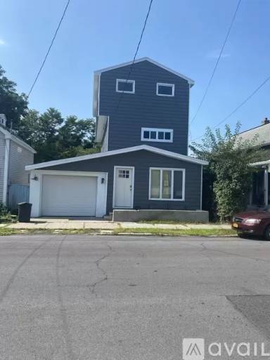 Main picture of 1346 10th Ave