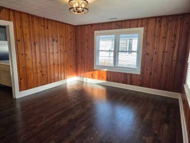 Main picture of 209 Bartlett Ave