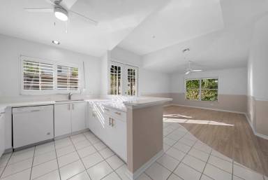 Main picture of 366 Dover Pl