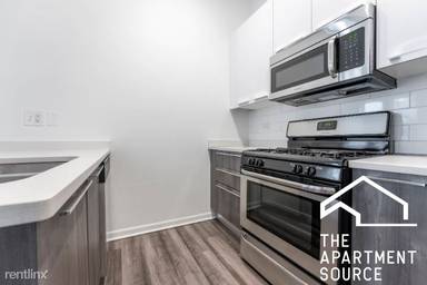 Main picture of 2700 W North Ave