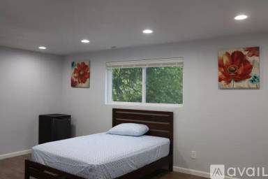Main picture of 15422 Linden Ave N