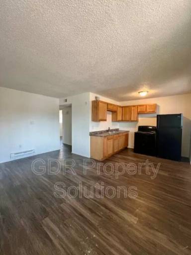 Main picture of 415 Grove St SE