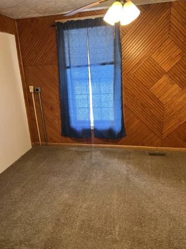 Main picture of 165 W Wylie Ave