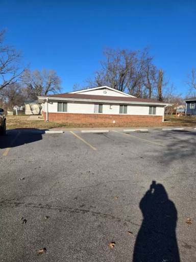 Main picture of 100 Wilson St