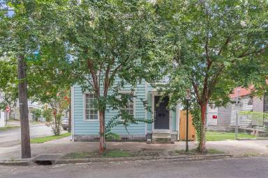 Main picture of 160 Smith St