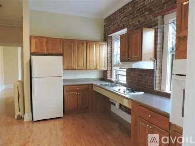 Main picture of 884 Massachusetts Ave