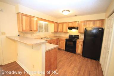 Main picture of 11 Woodstone Dr