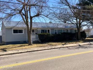 Main picture of 1225 King Rd