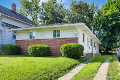 Main picture of 2568 Albrecht Ave