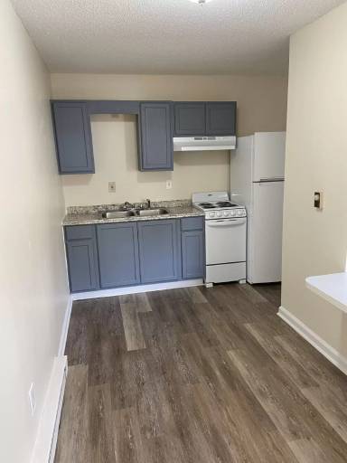 Main picture of 300 S Marshall St