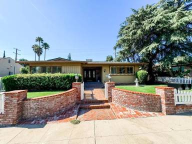 Main picture of 16842 Los Alimos St