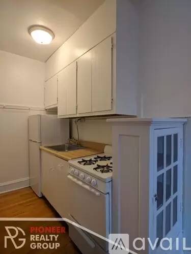Main picture of 4631 N Paulina Apartments