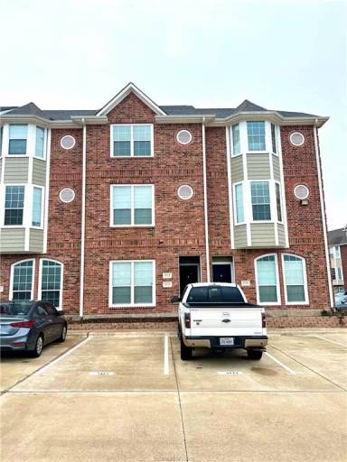 Main picture of Lakeridge Townhomes