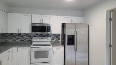 Main picture of 718 SW 7th St