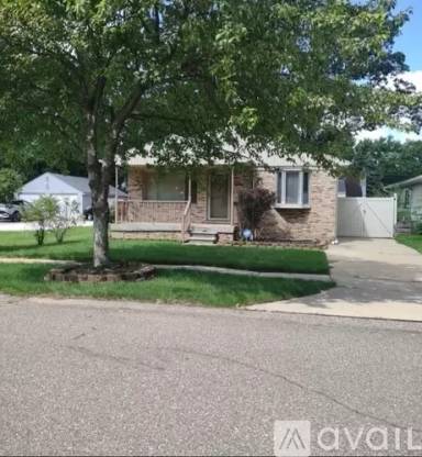 Main picture of 5855 N Linville St