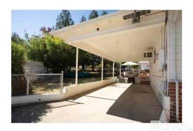 Main picture of 35 Stark Ln