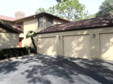 Main picture of Lakecrest Condominium