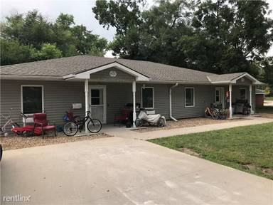 Main picture of 451 N 10th St