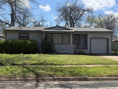 Main picture of 1704 Smith Dr