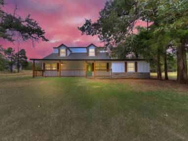 Main picture of 5074 Sunset Ln