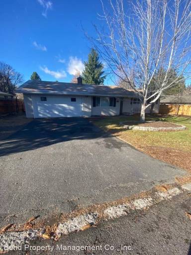 Main picture of 1813 NE Crestridge Dr