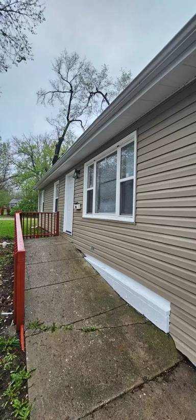 Main picture of 10716 Bennington Ave