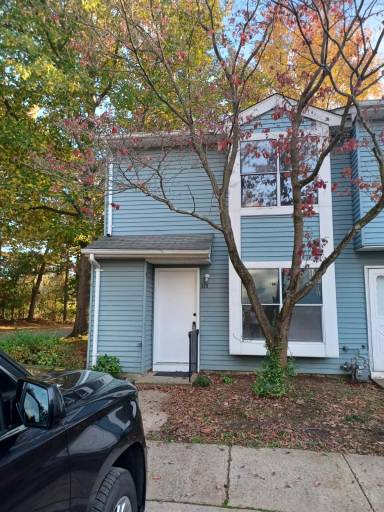 Main picture of 329 Woodlake Manor Dr