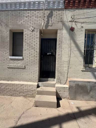 Main picture of 601 E Father Rahm Ave