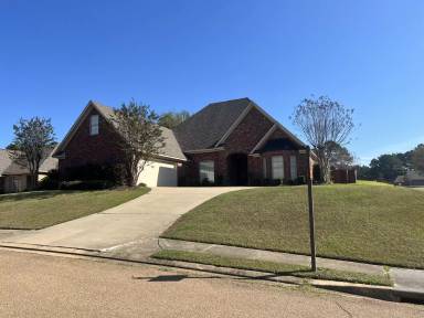 Main picture of 140 Brierfield Dr