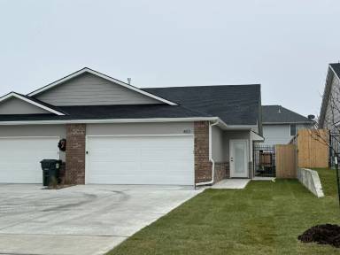 Main picture of 403 W May St