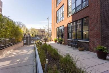 Main picture of York Square Condominium